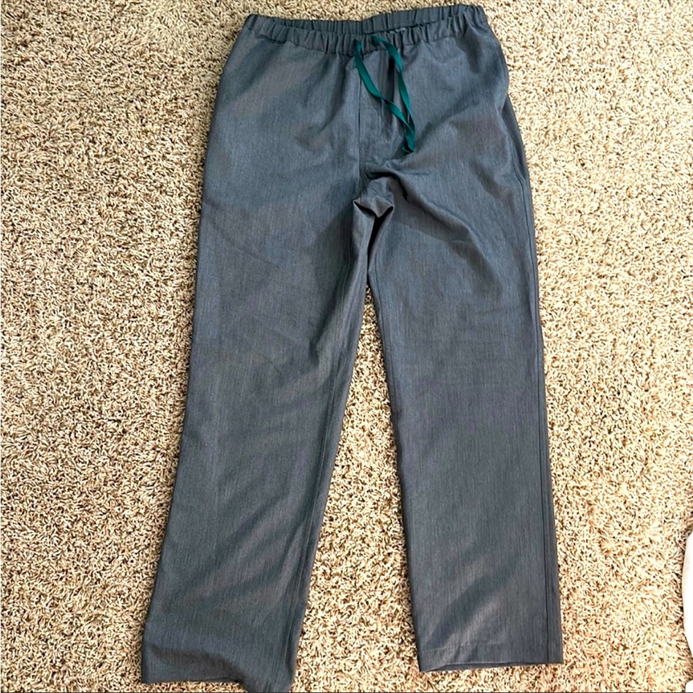 FIGS | Scrub Pants Men’s Medium Gray with Teal Drawstring Technical Collection